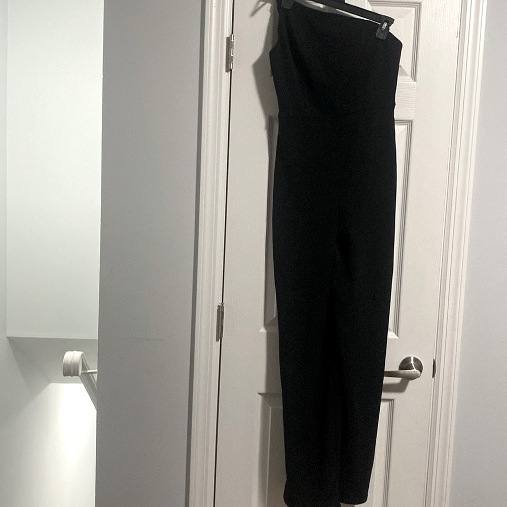 Juniors Crystal Sky one shoulder jumpsuit!👠